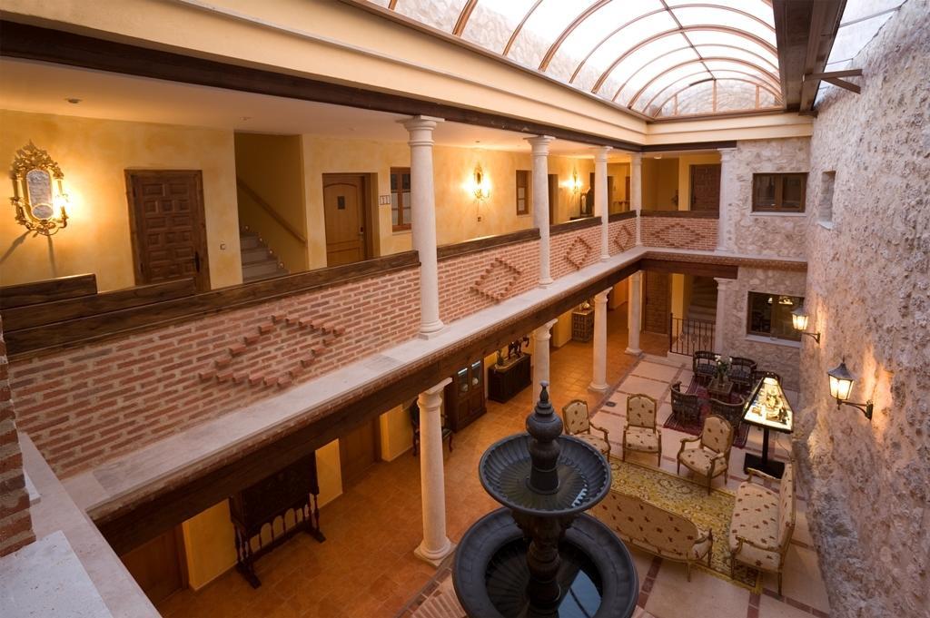 Residencia Real Del Castillo De Curiel Curiel de Duero Eksteriør billede