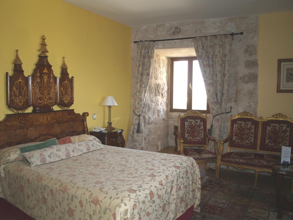 Residencia Real Del Castillo De Curiel Curiel de Duero Eksteriør billede